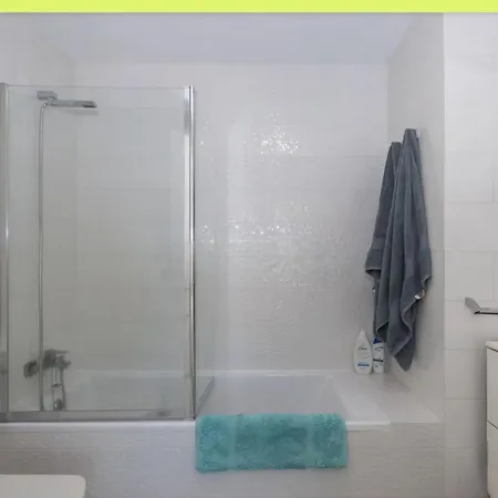 3 Min Walk To Pool 3br * Estepona