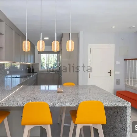 3 Min Walk To Pool 3br Apartment *